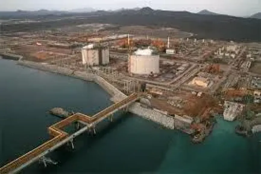 استعدادات لاستئناف تصدير النفط.. وتحركات حكومية لتعديل اتفاقيات الغاز ‘‘المجحفة’’ وهذه أبرز التحديات