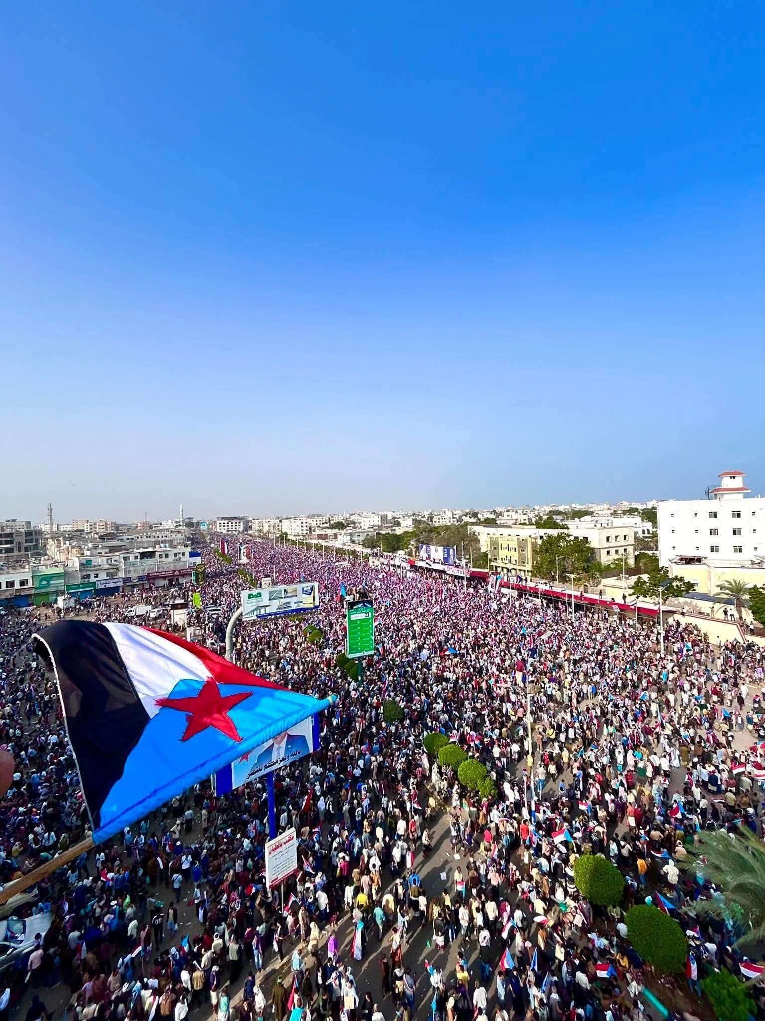 الإعلام السعودي يبرز تحركات "الانتقالي" في عدن