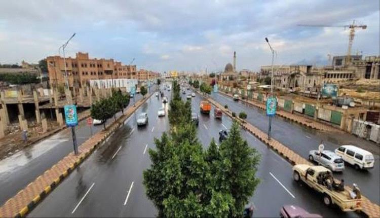 حالة طوارئ في صنعاء.. الحوثي يستحدث نقاط عسكرية وينشر مدرعات