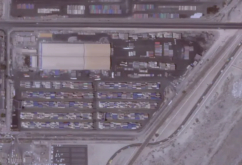 انفجار عنيف يهز مدينة ”بندر عباس” في إيران والأخيرة ترد بشأن مزاعم اغتيال قائد كبير