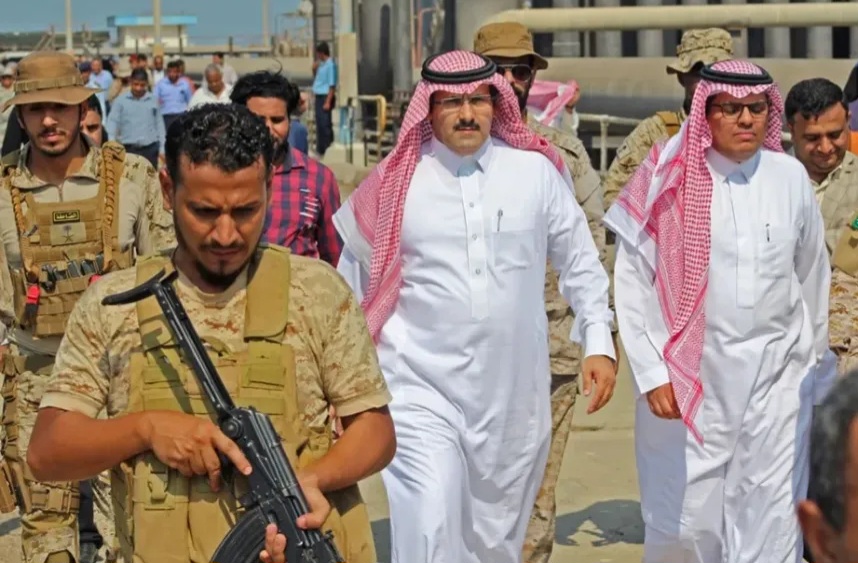 السفير محمد آل جابر يعلن خبراً ساراً لليمنيين